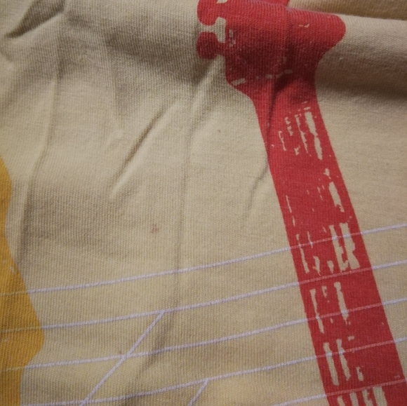 Old Navy Graphic Tee - Picture 3 of 4